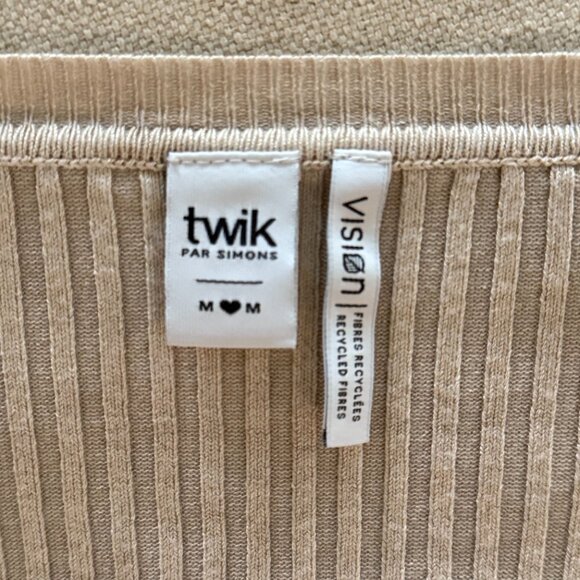 Fitted Beige Ribbed Long Sleeve V-Neck Shirt from Simons (By TWIK) - Size Medium - Picture 5 of 6